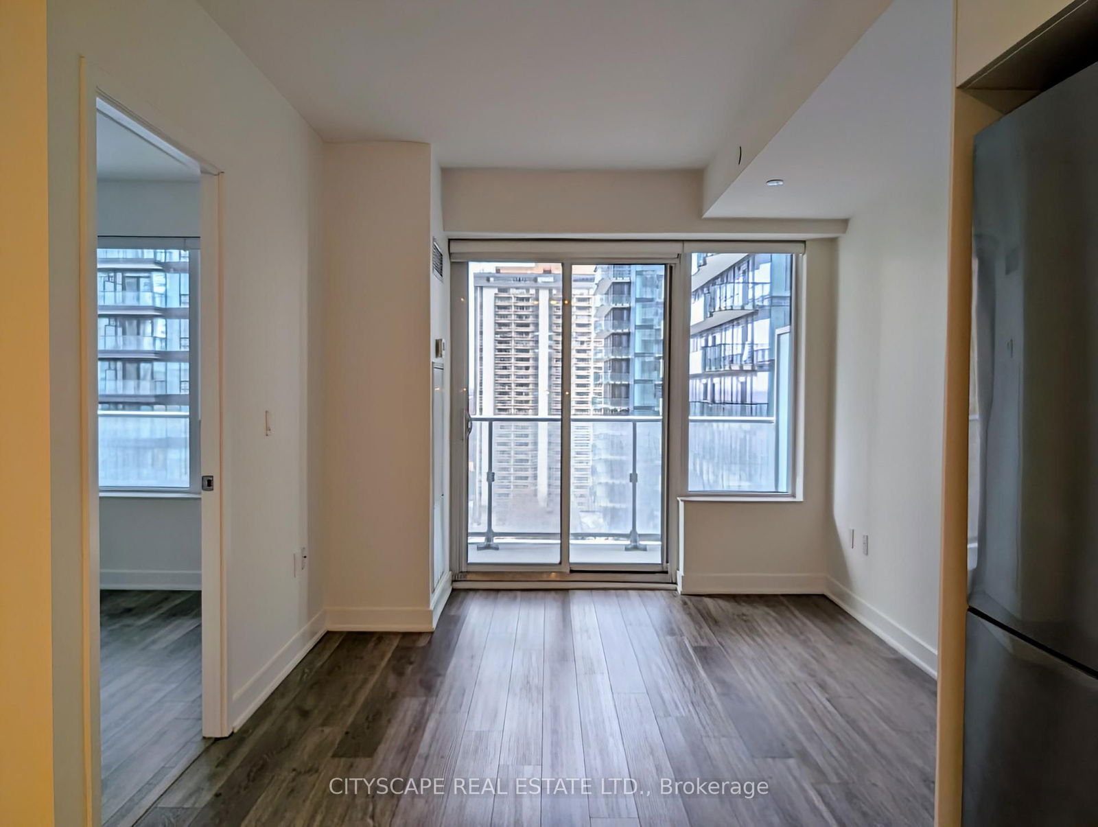 99 Broadway Ave, unit 1602 for rent