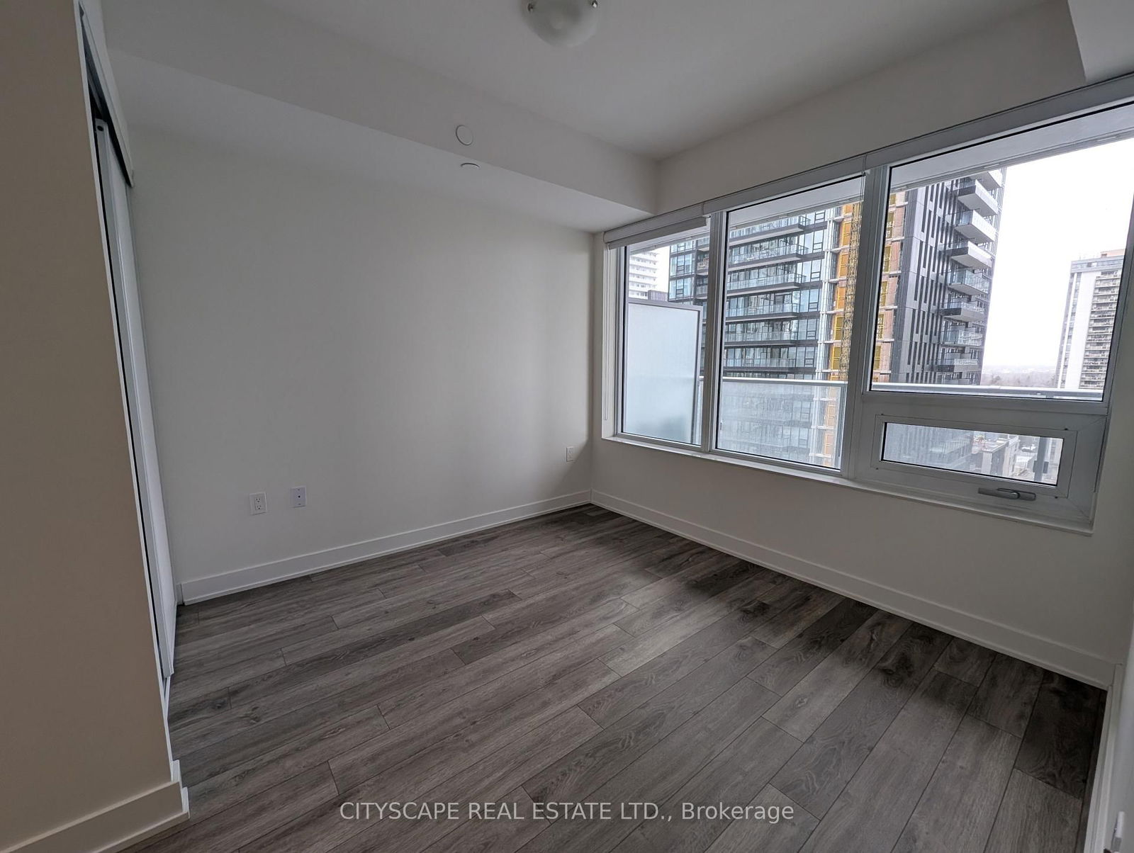 99 Broadway Ave, unit 1602 for rent