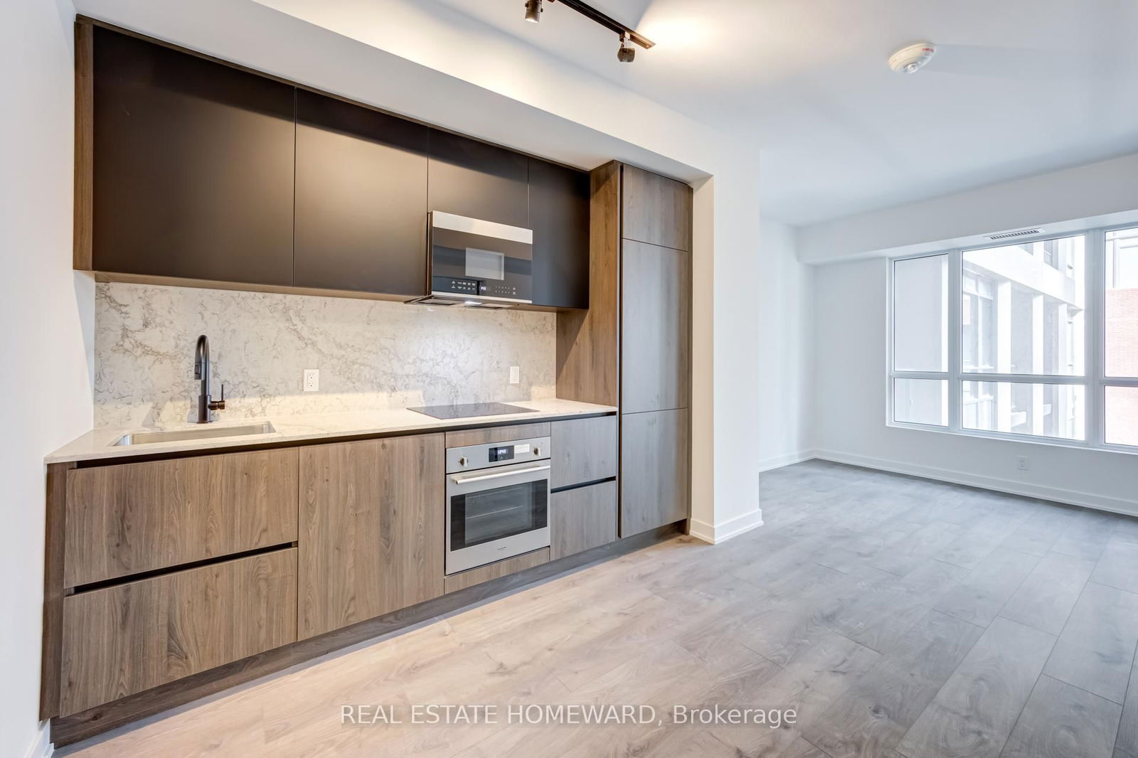 108 Peter St, unit 715 for rent