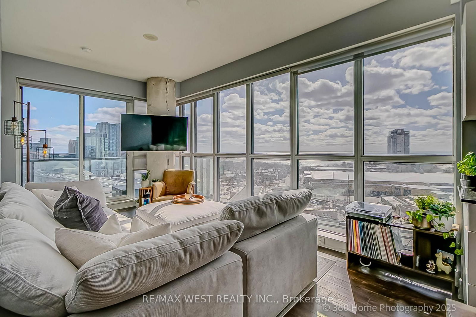 51 East Liberty St S, unit 1512 for sale