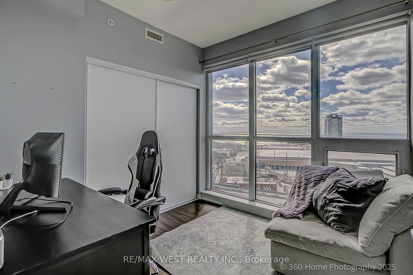 51 East Liberty St S, unit 1512 for sale