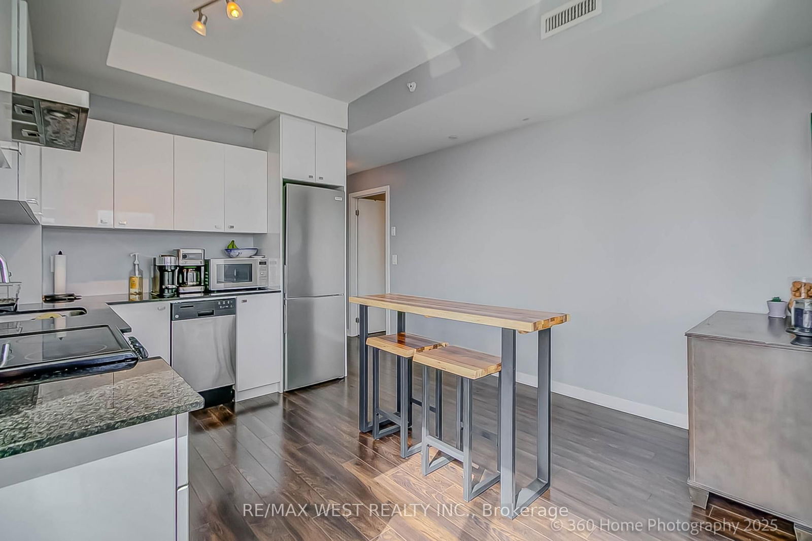 51 East Liberty St S, unit 1512 for sale