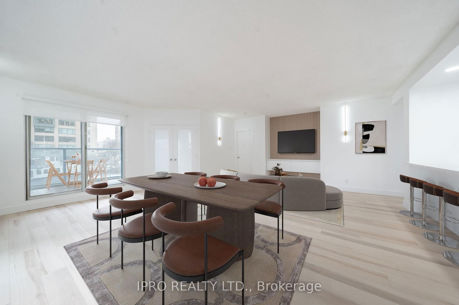 77 Harbour Sq, unit 308 for rent