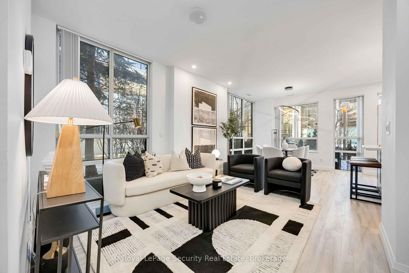 23 Hollywood Ave, unit 108 for sale