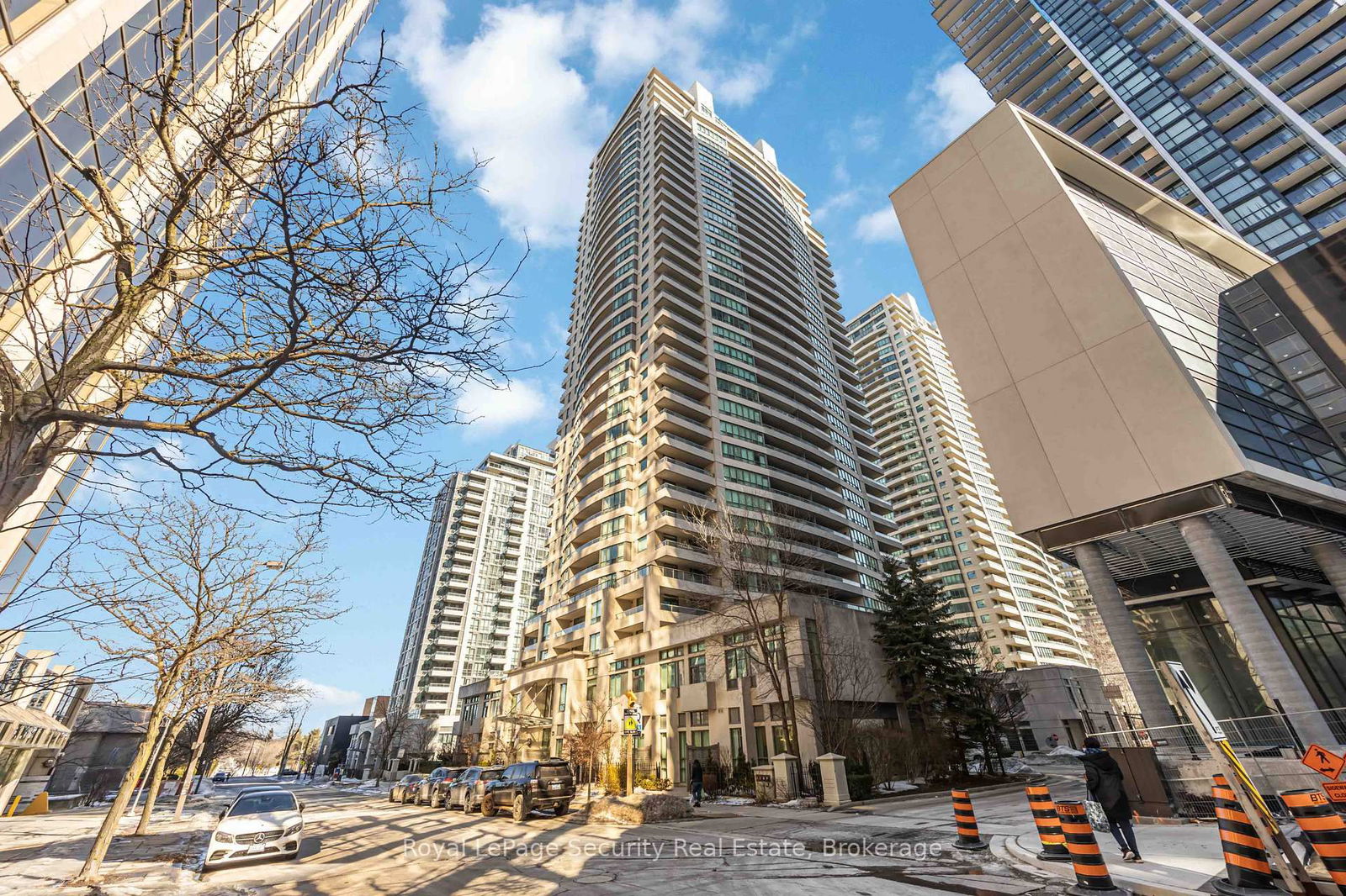 23 Hollywood Ave, unit 108 for sale