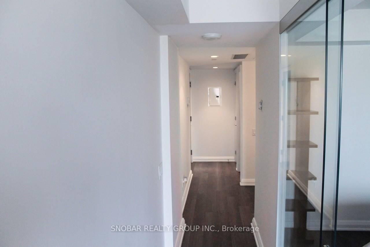 155 Yorkville Ave, unit 1601 for rent