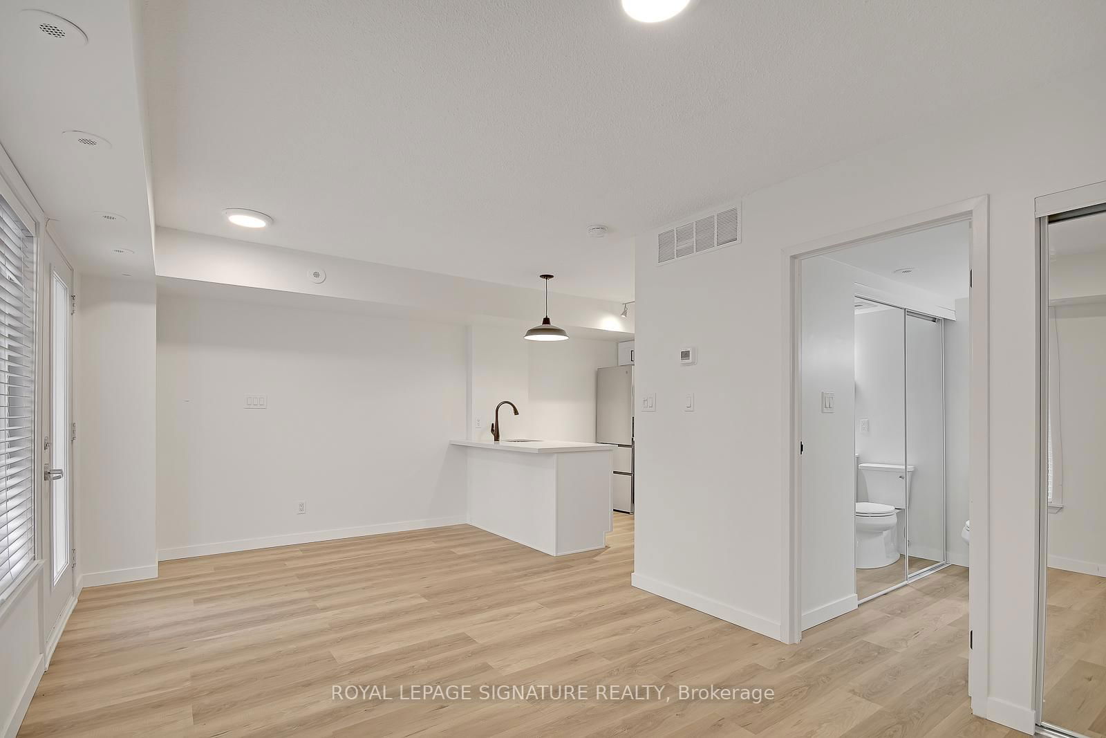 21 Pirandello St, unit 1217 for rent