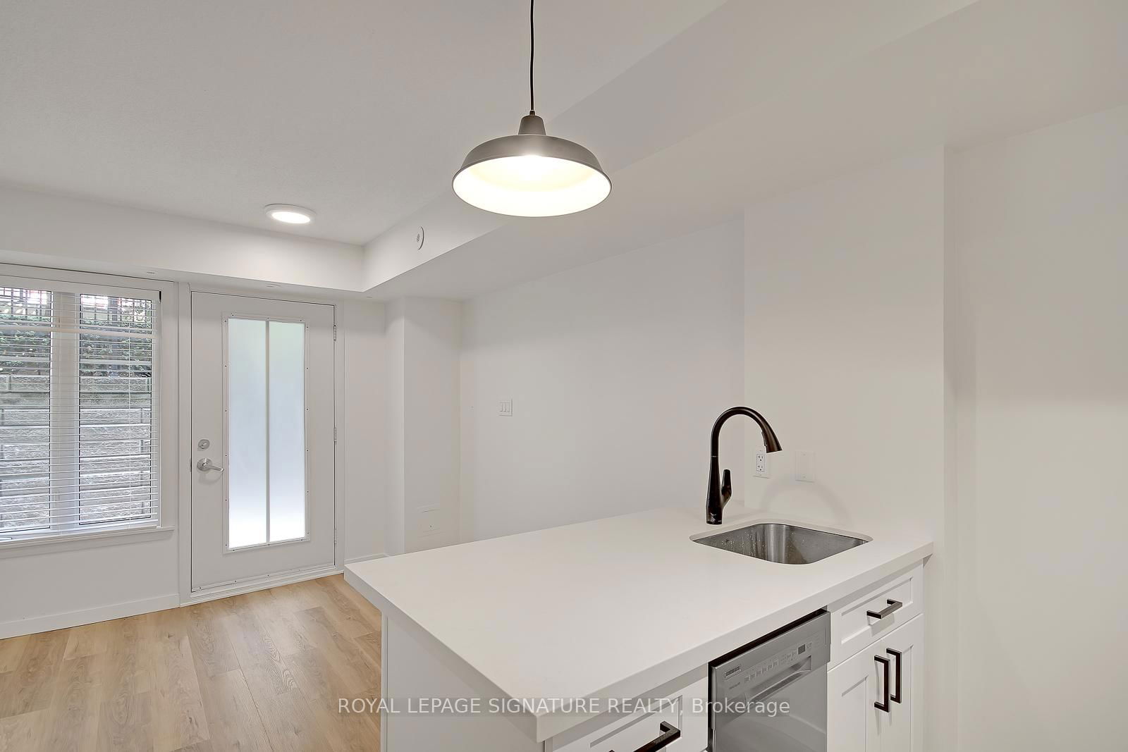 21 Pirandello St, unit 1217 for rent