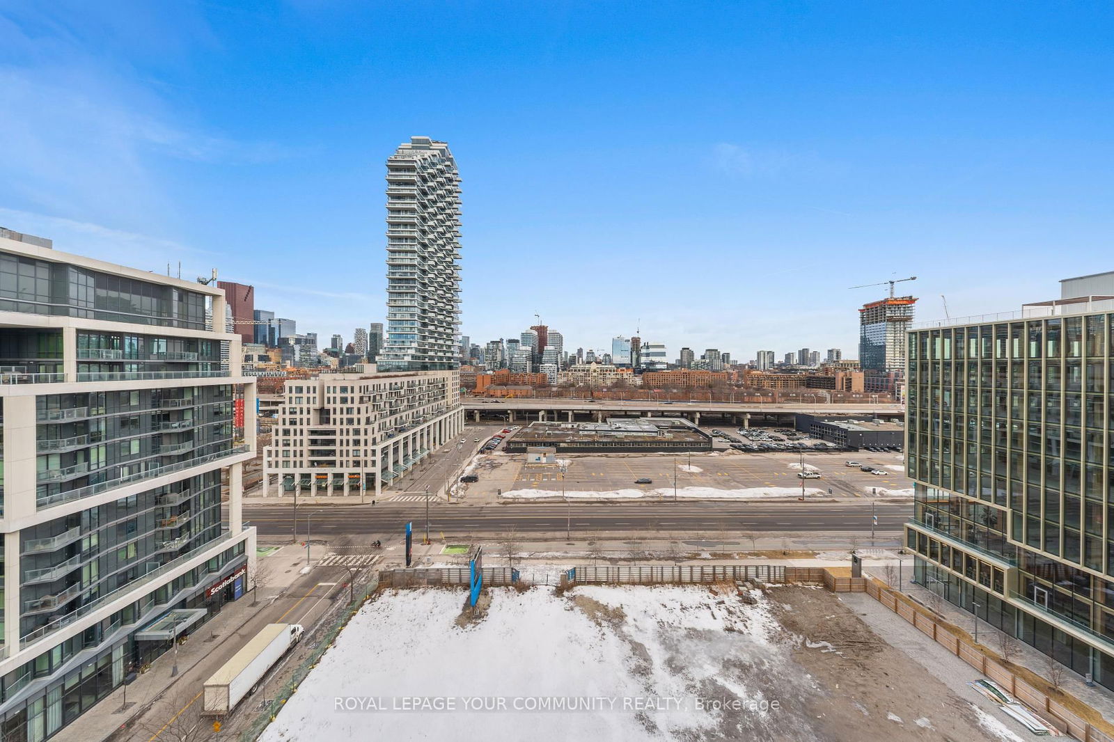 1 Edgewater Dr, unit GPH29 for sale