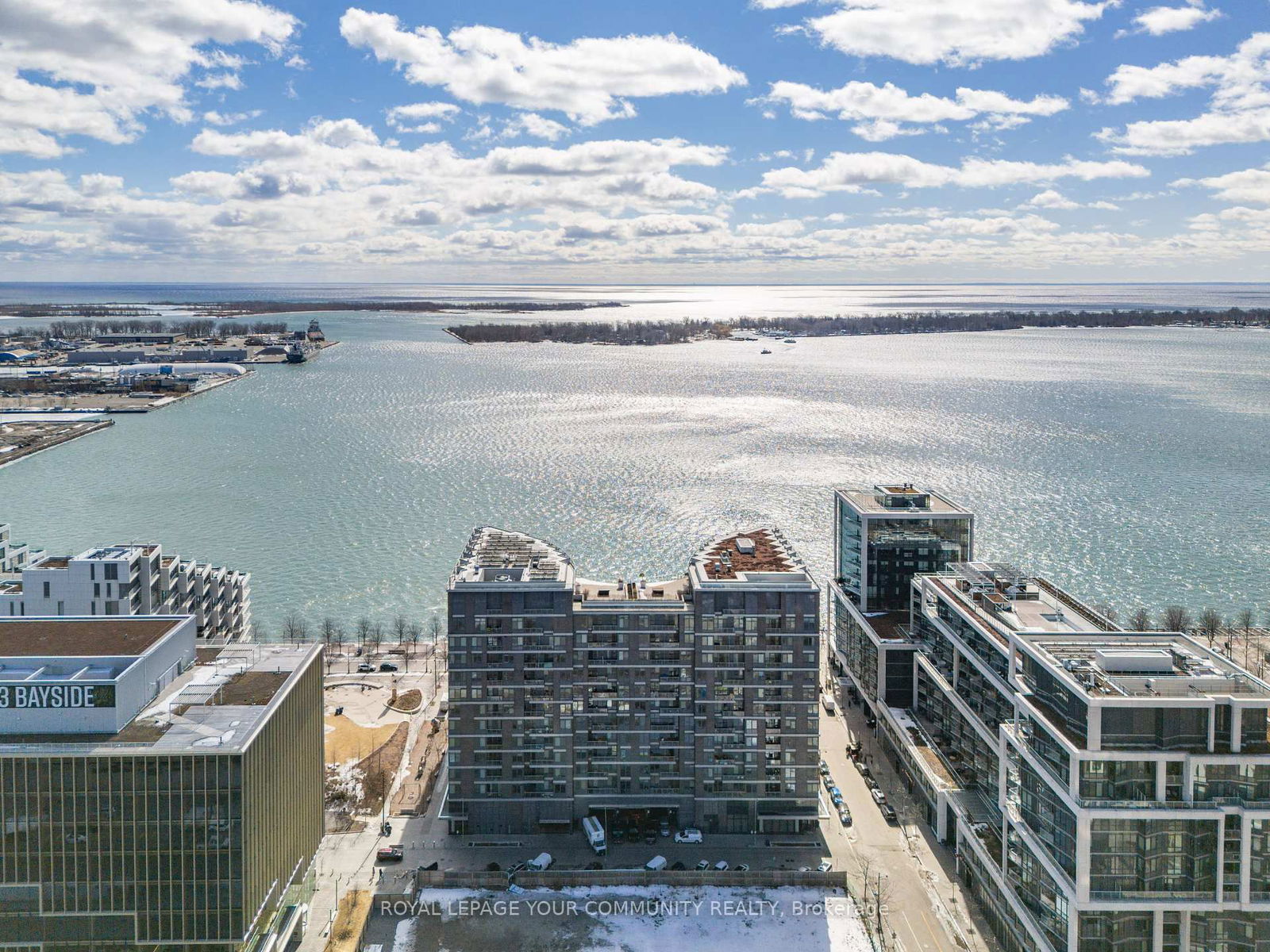 1 Edgewater Dr, unit GPH29 for sale