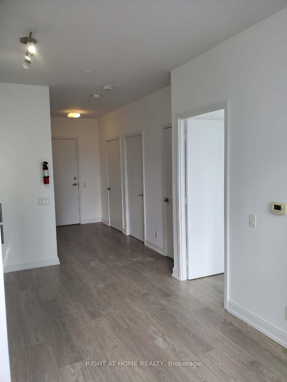 181 Dundas St E, unit 607 for rent