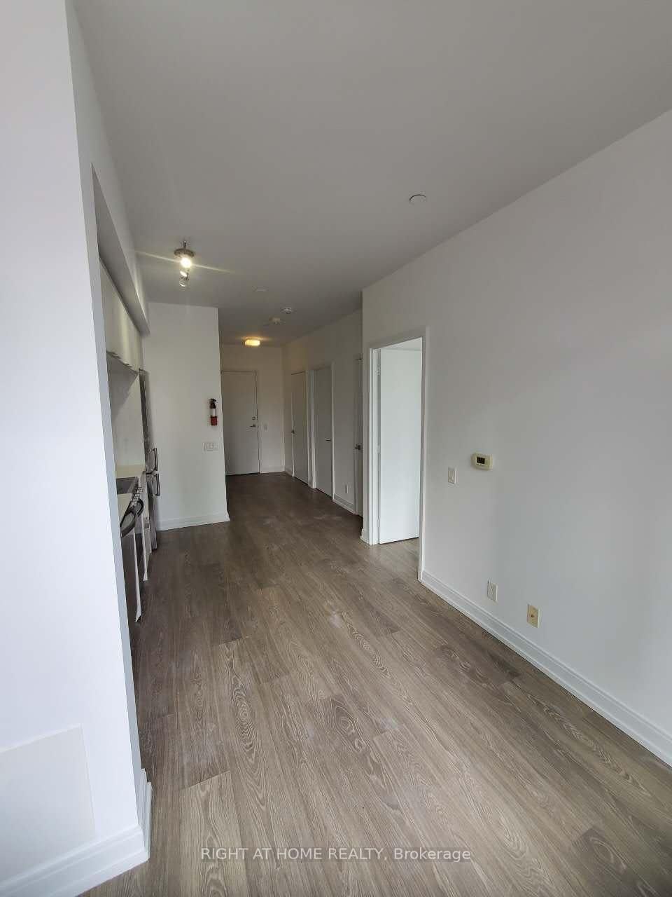 181 Dundas St E, unit 607 for rent