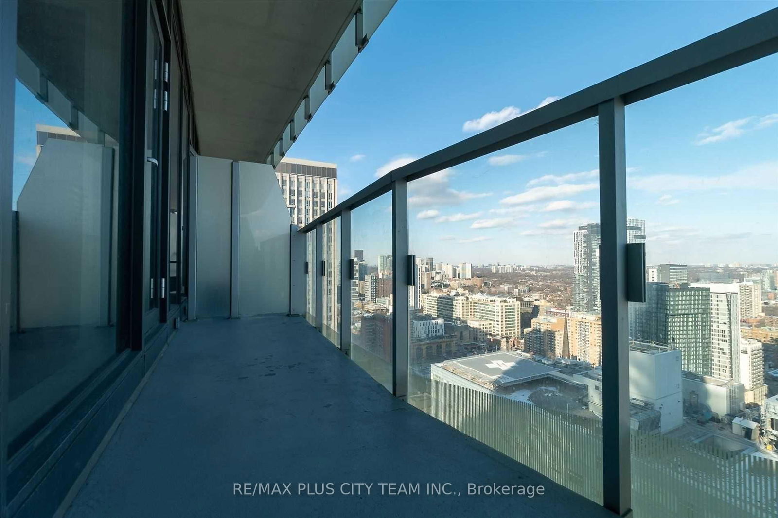 197 Yonge St, unit 2904 for rent