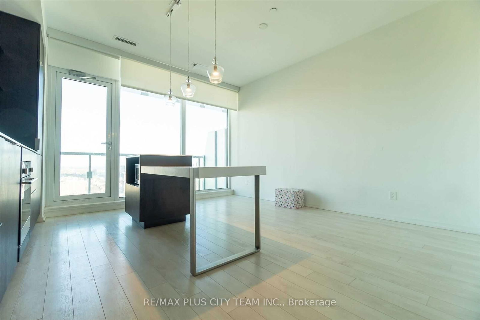 197 Yonge St, unit 2904 for rent