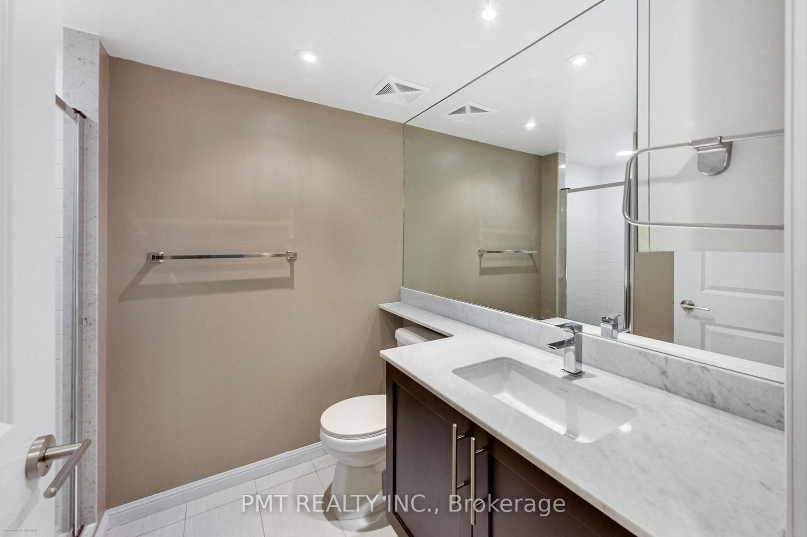 125 Western Battery Rd, unit 209 for sale