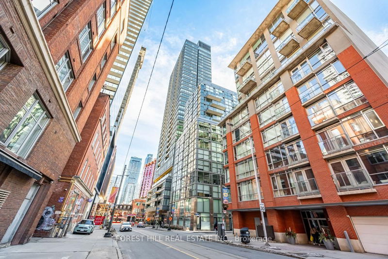 8 Charlotte St, unit 905 for sale