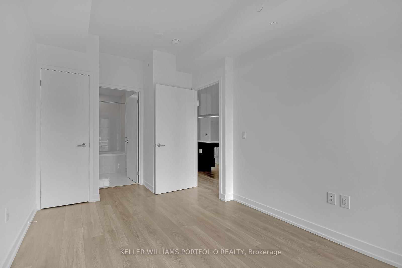 15 Lower Jarvis St, unit 911 for rent