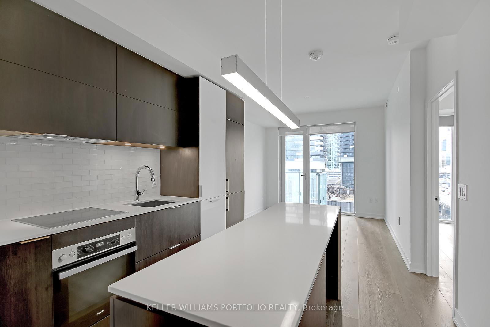 15 Lower Jarvis St, unit 911 for rent