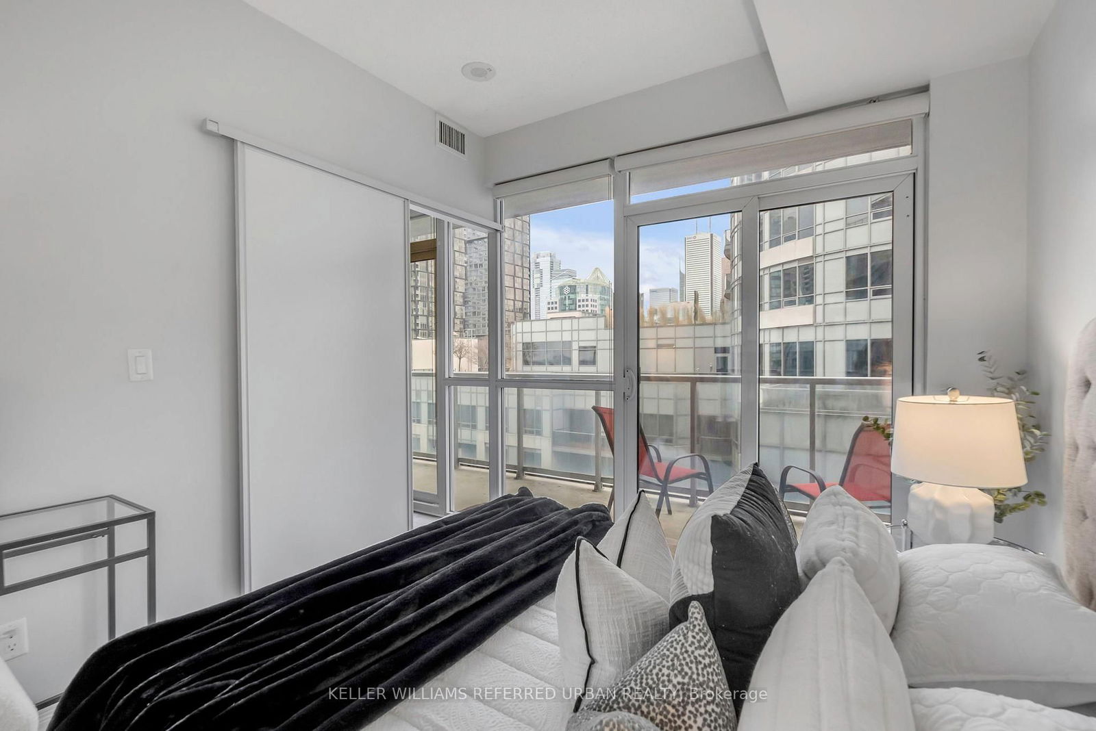 352 Front St W, unit 2021 for sale