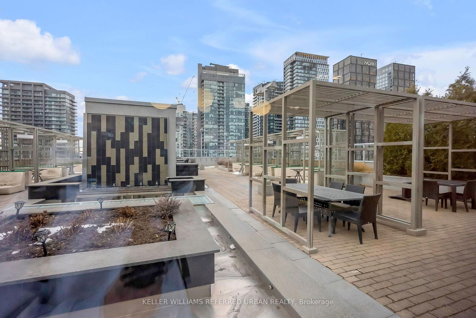 352 Front St W, unit 2021 for sale