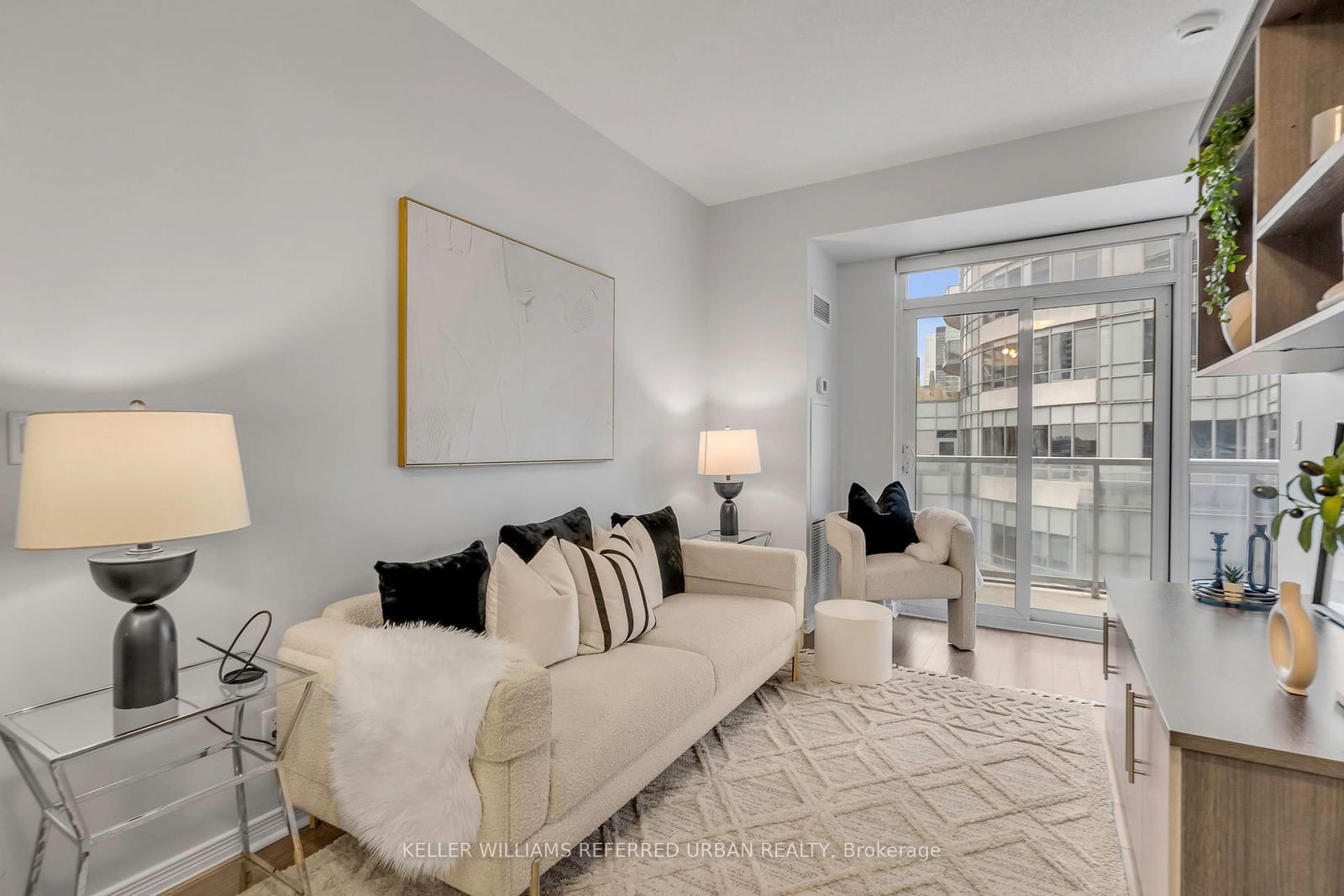 352 Front St W, unit 2021 for sale