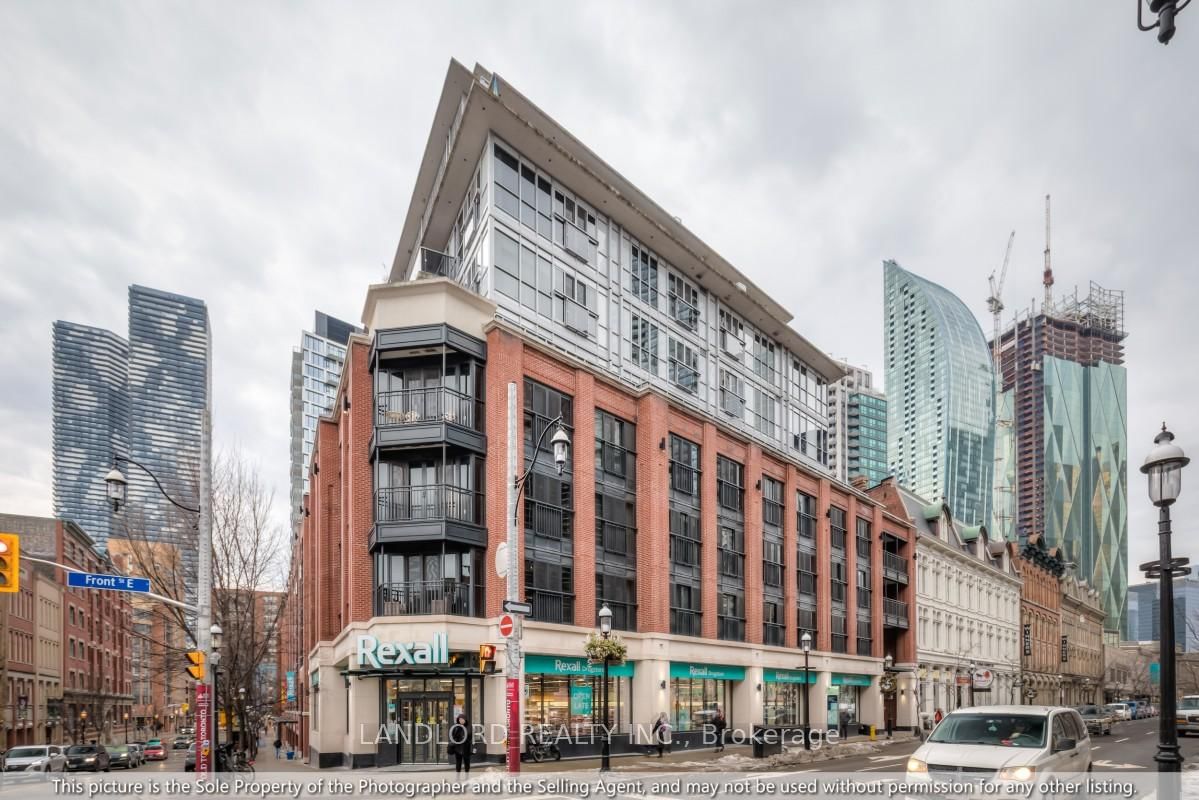 55 Front St E, unit 520 for rent