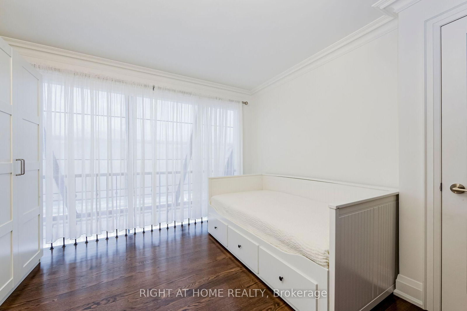 20 Glebe Rd W, unit Ph 16 for rent