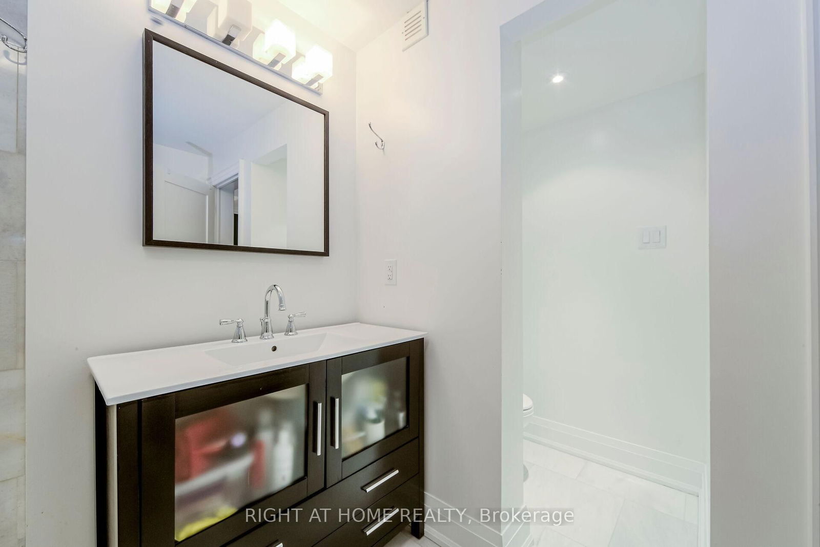 20 Glebe Rd W, unit Ph 16 for rent