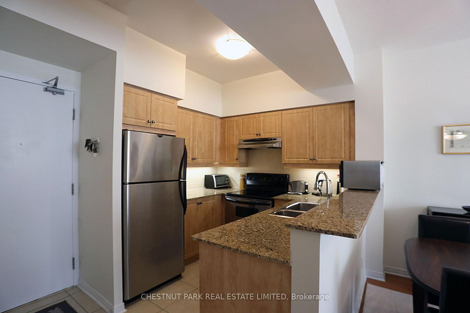 451 Rosewell Ave, unit 413 for rent