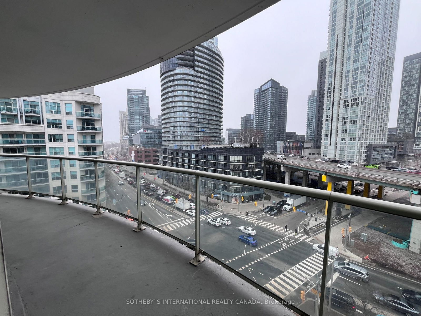 550 Queens Quay W, unit 911 for rent