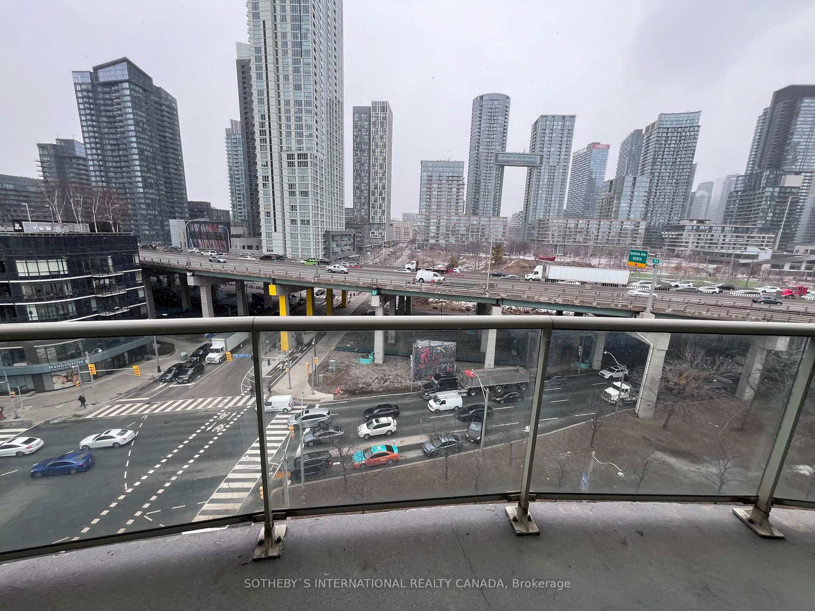 550 Queens Quay W, unit 911 for rent