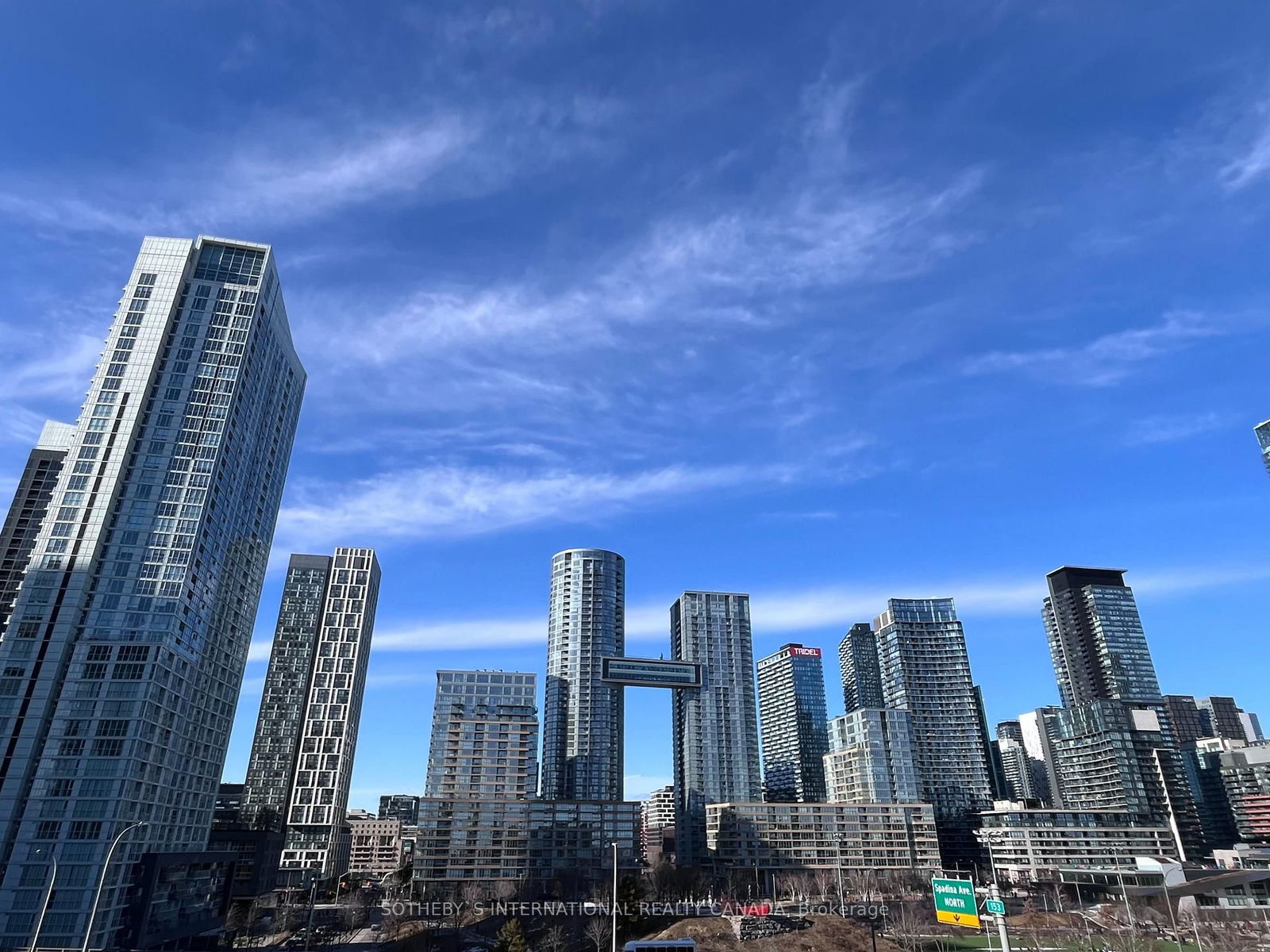 550 Queens Quay W, unit 911 for rent