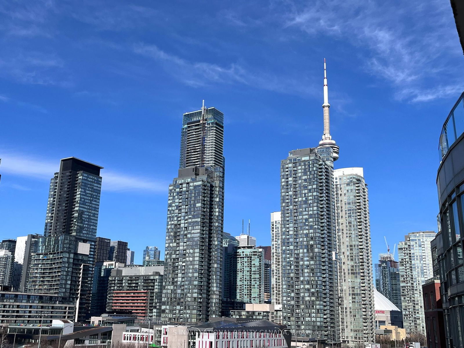 550 Queens Quay W, unit 911 for rent