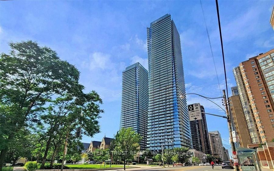 65 St Mary St, unit 401 for sale