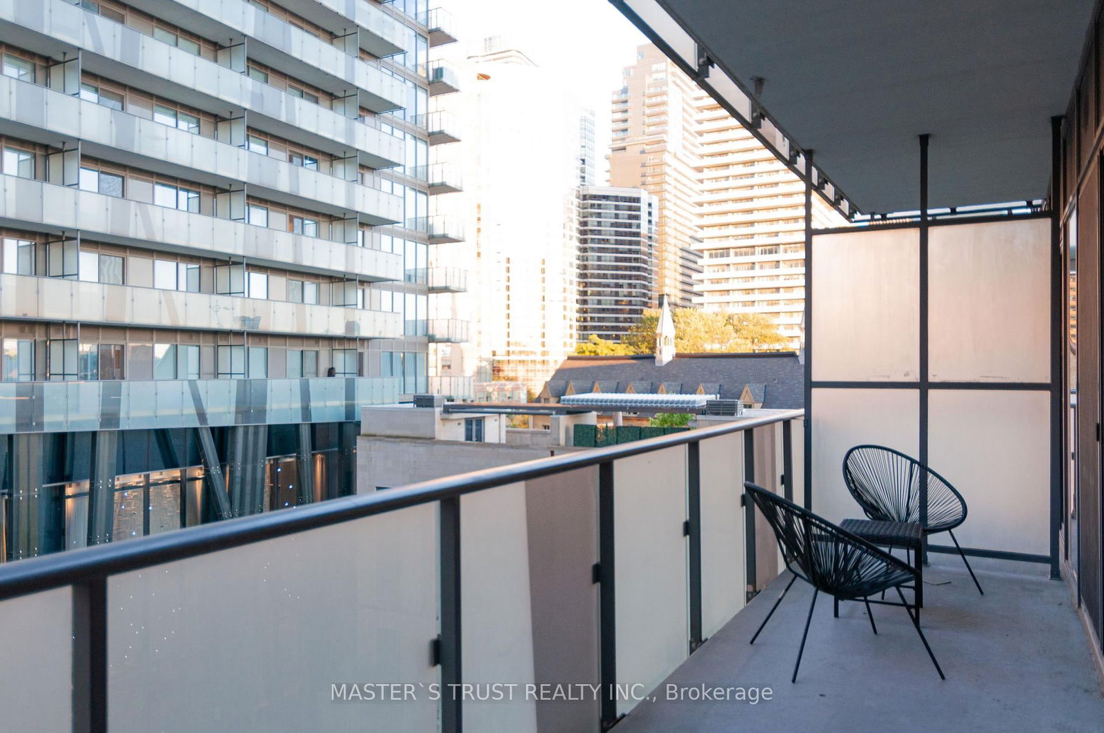 65 St Mary St, unit 401 for sale