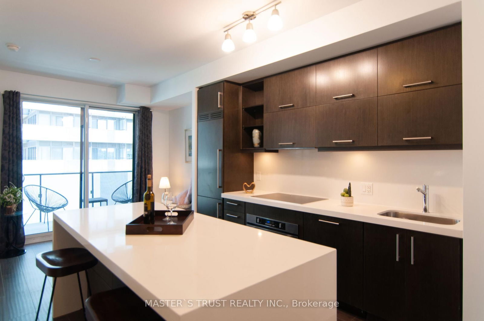 65 St Mary St, unit 401 for sale