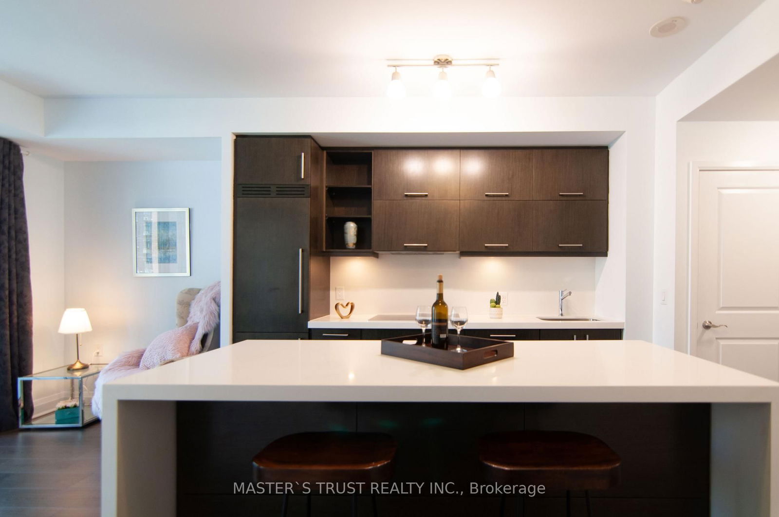 65 St Mary St, unit 401 for sale