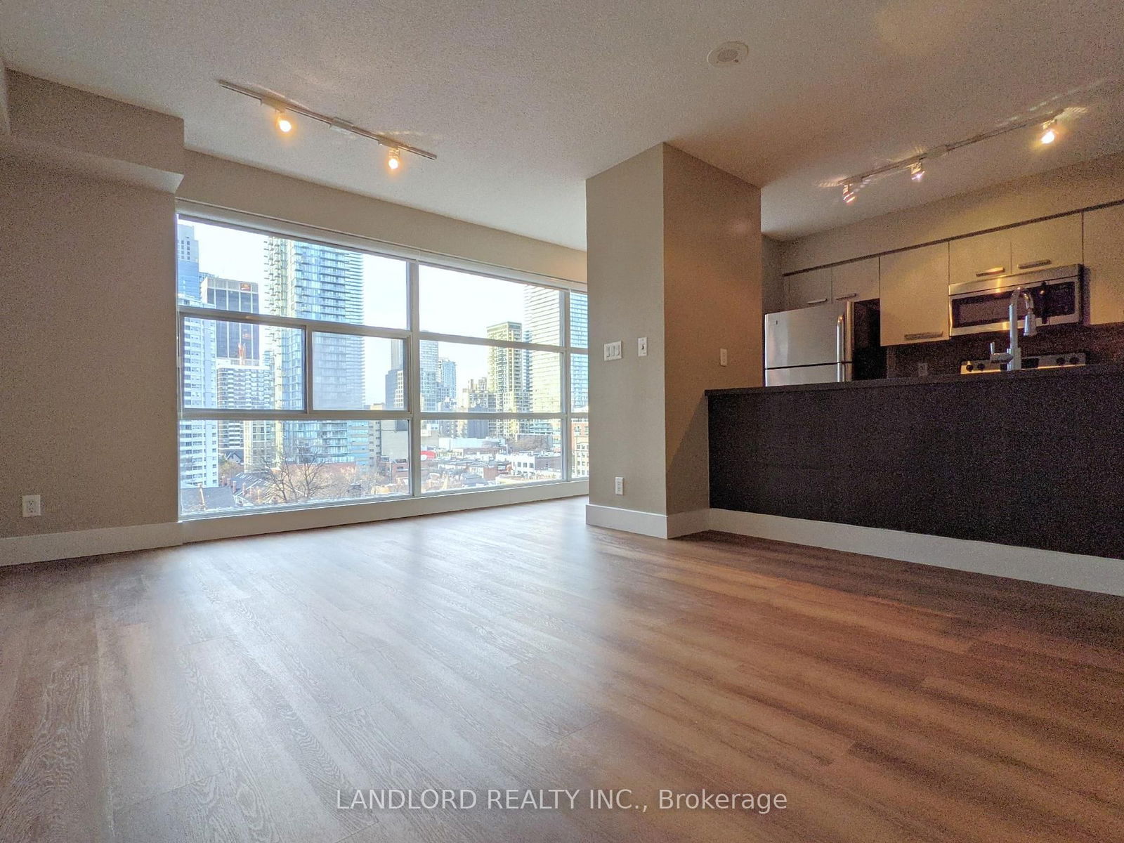 11 St Joseph St, unit 1106 for rent