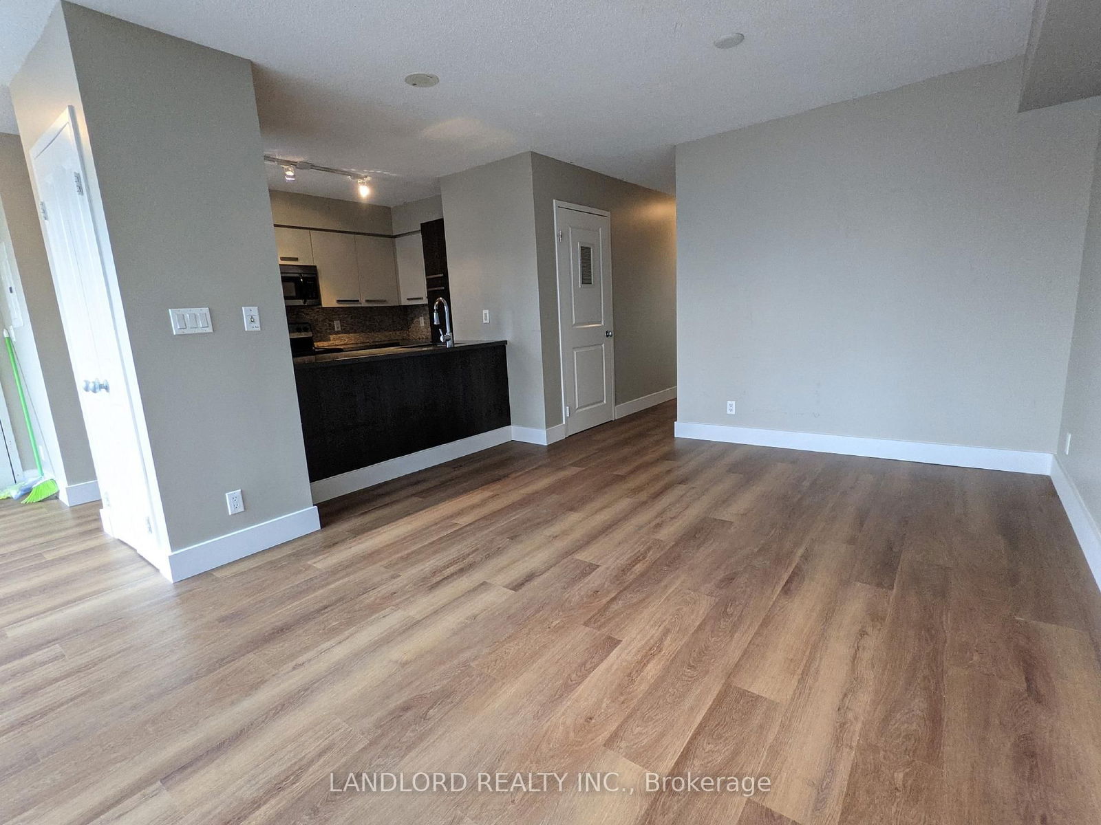 11 St Joseph St, unit 1106 for rent