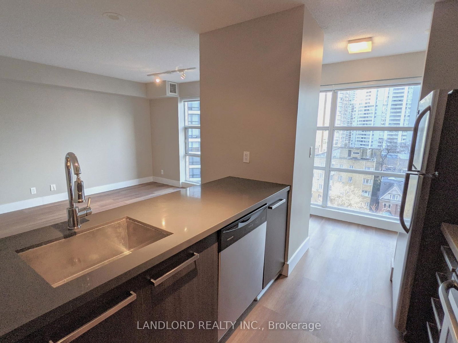 11 St Joseph St, unit 1106 for rent