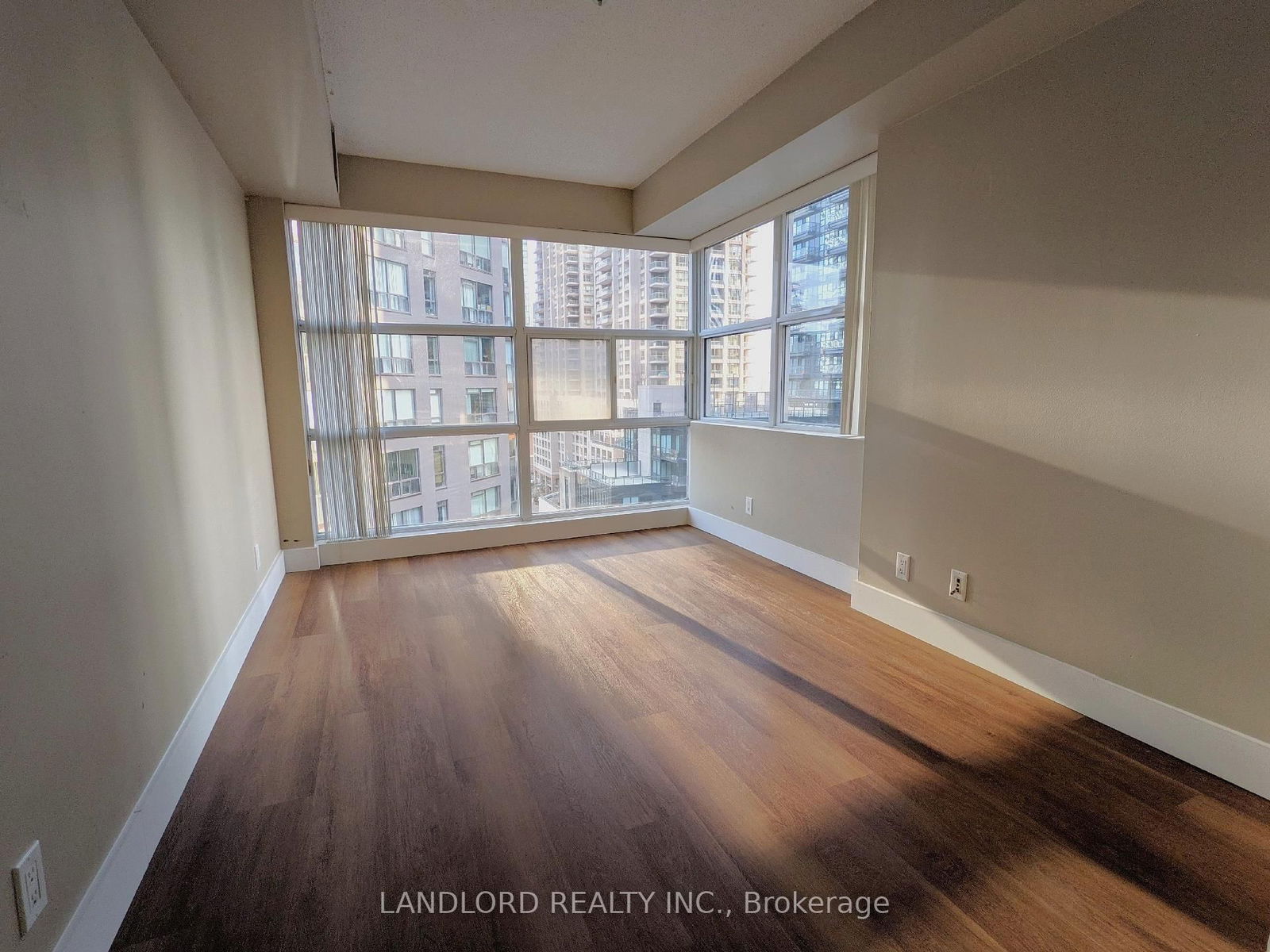 11 St Joseph St, unit 1106 for rent