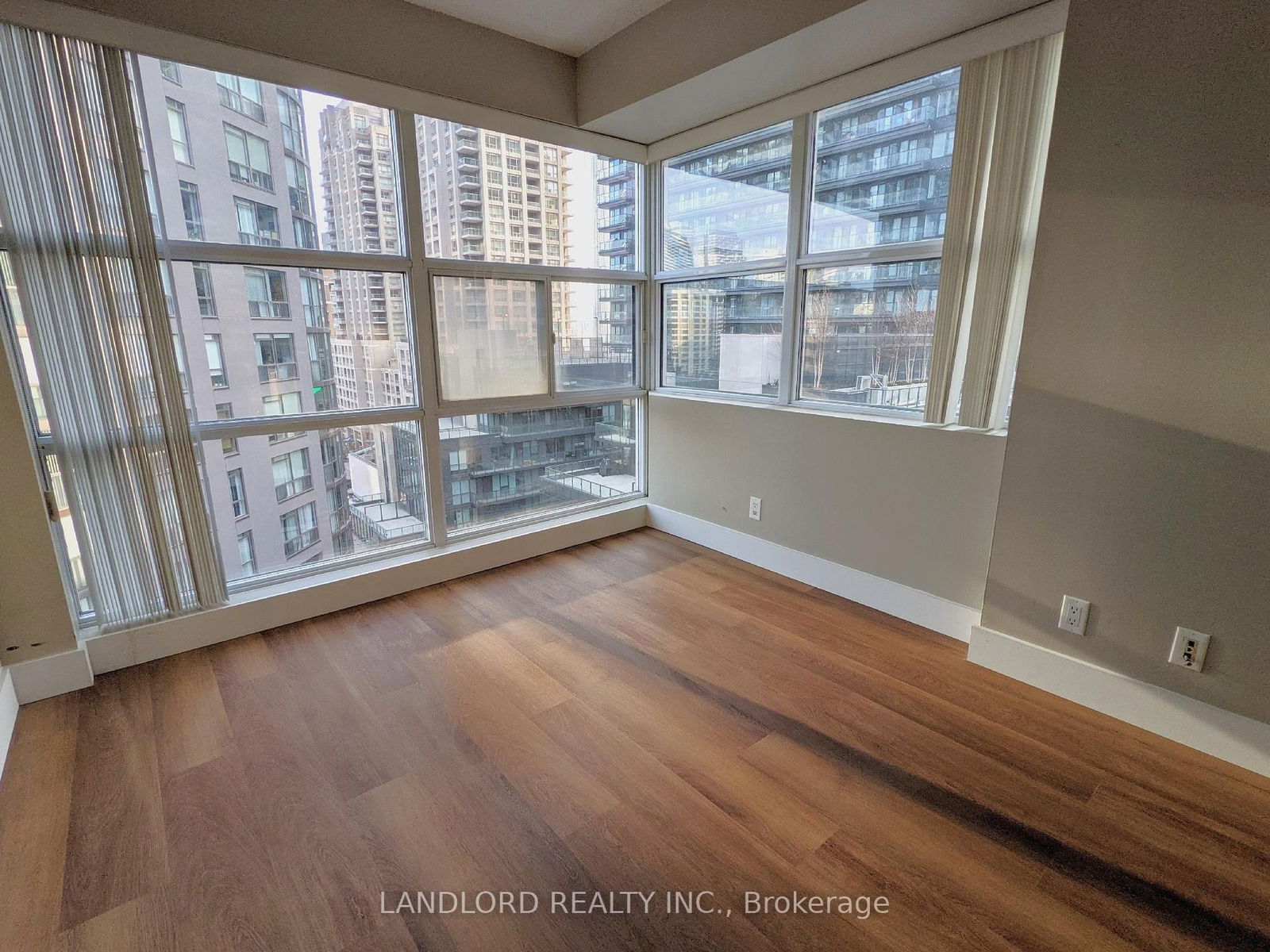 11 St Joseph St, unit 1106 for rent