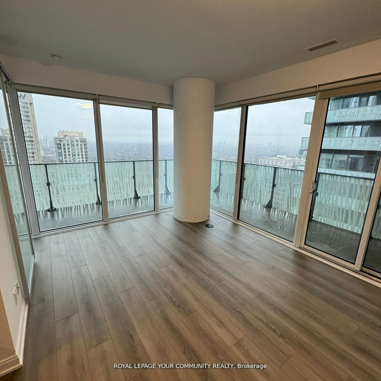 42 Charles St E, unit 3109 for rent