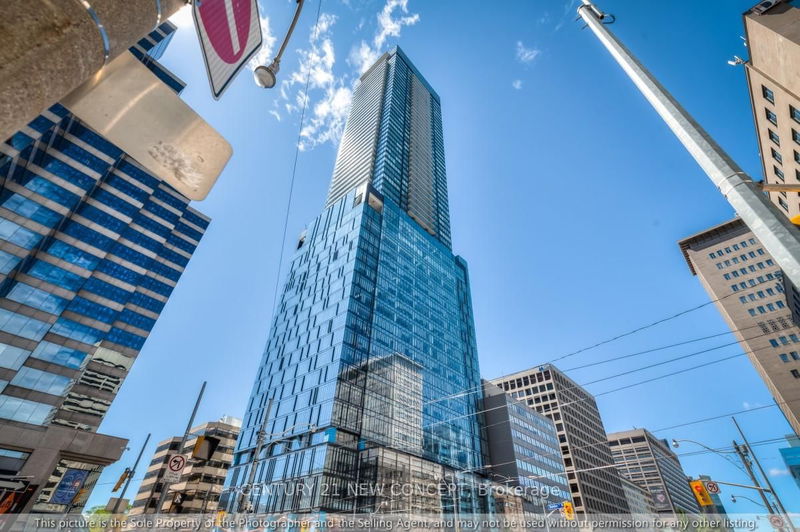 488 University Ave, unit 3711 for sale