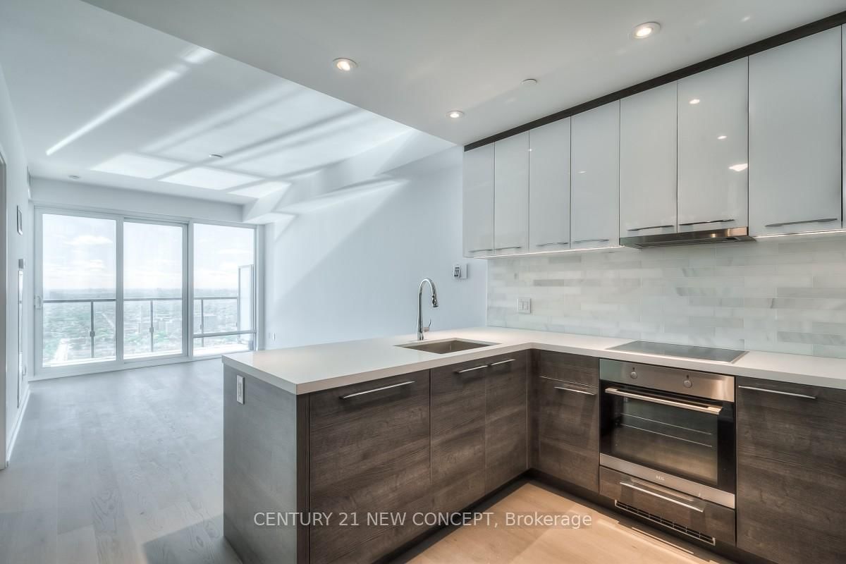 488 University Ave, unit 3711 for sale