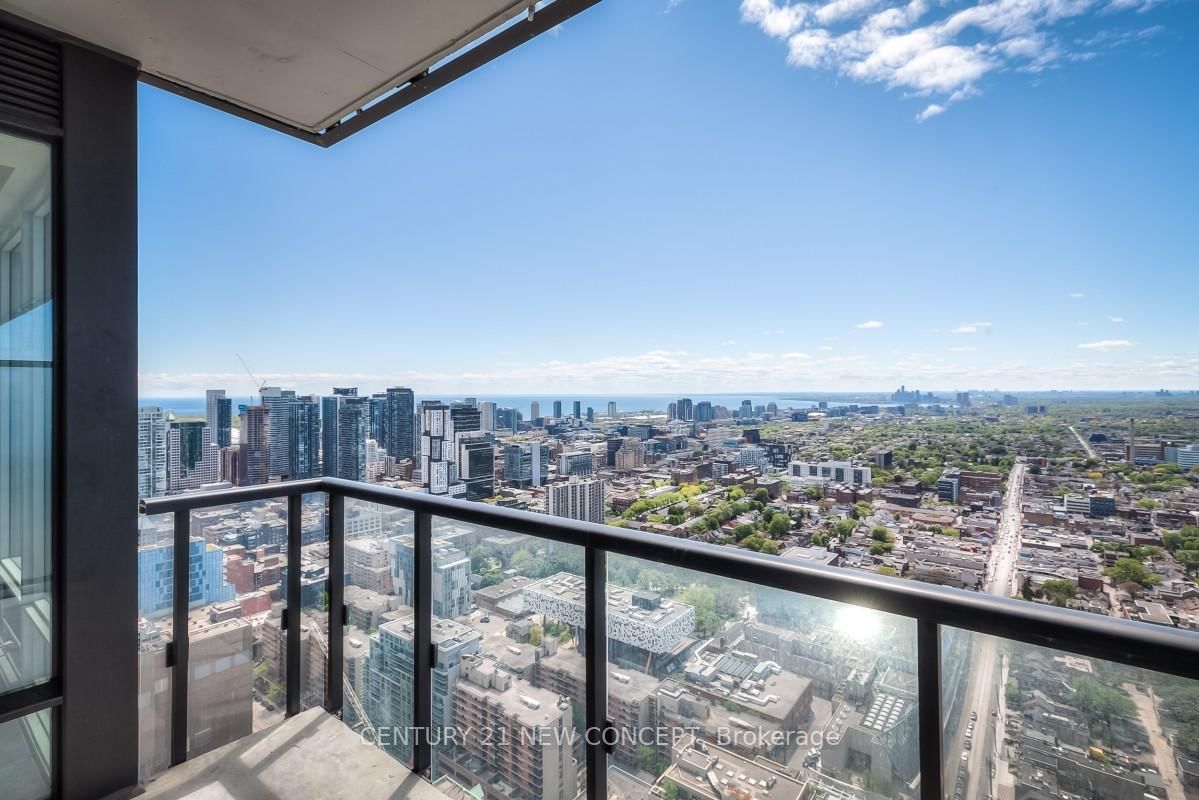 488 University Ave, unit 3711 for sale