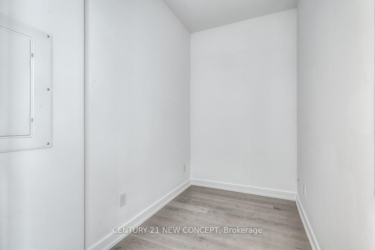 488 University Ave, unit 3711 for rent