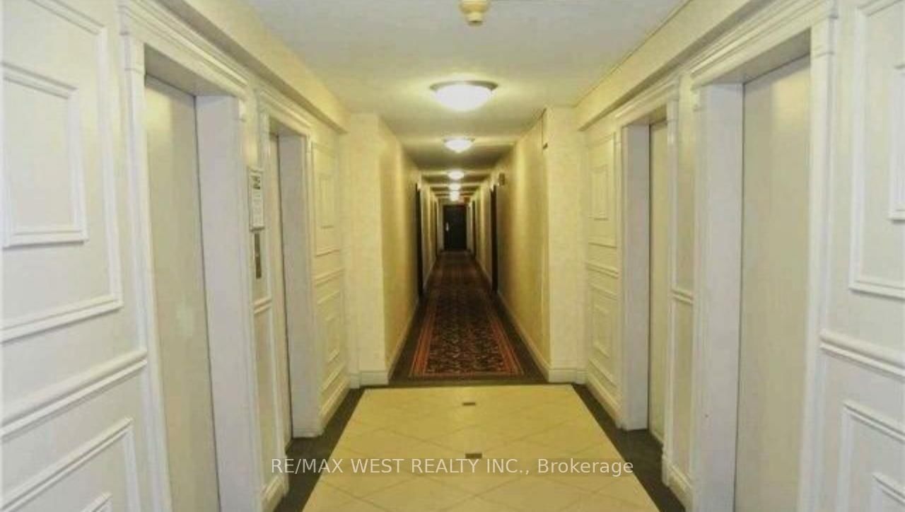 60 Pavane Linkway, unit 812 for rent