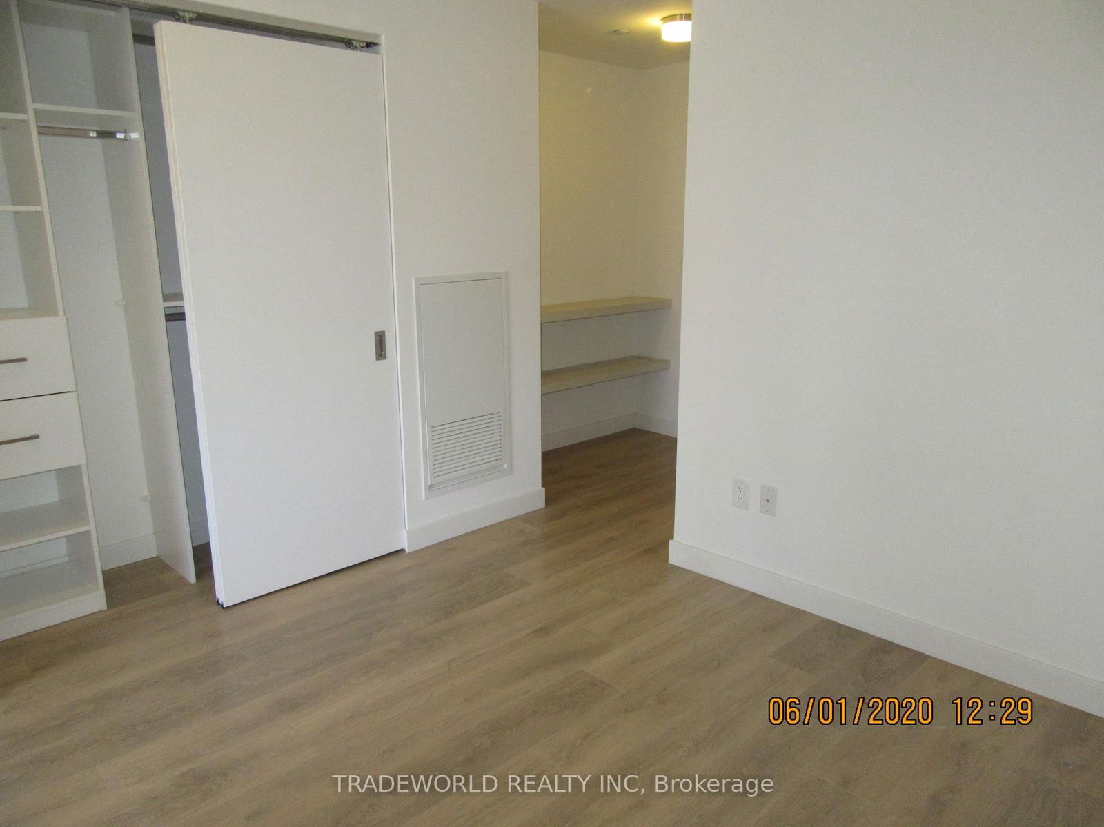 215 Queen St W, unit 1510 for rent