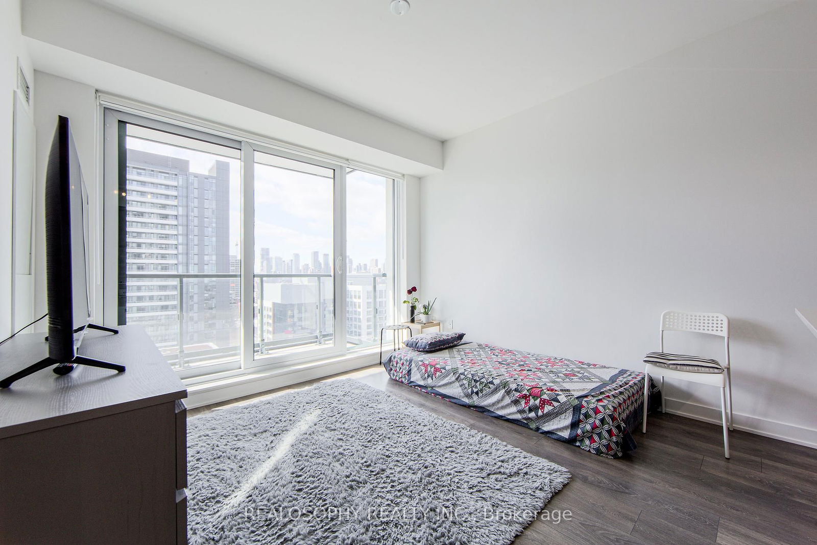 130 River St, unit 1905 for sale